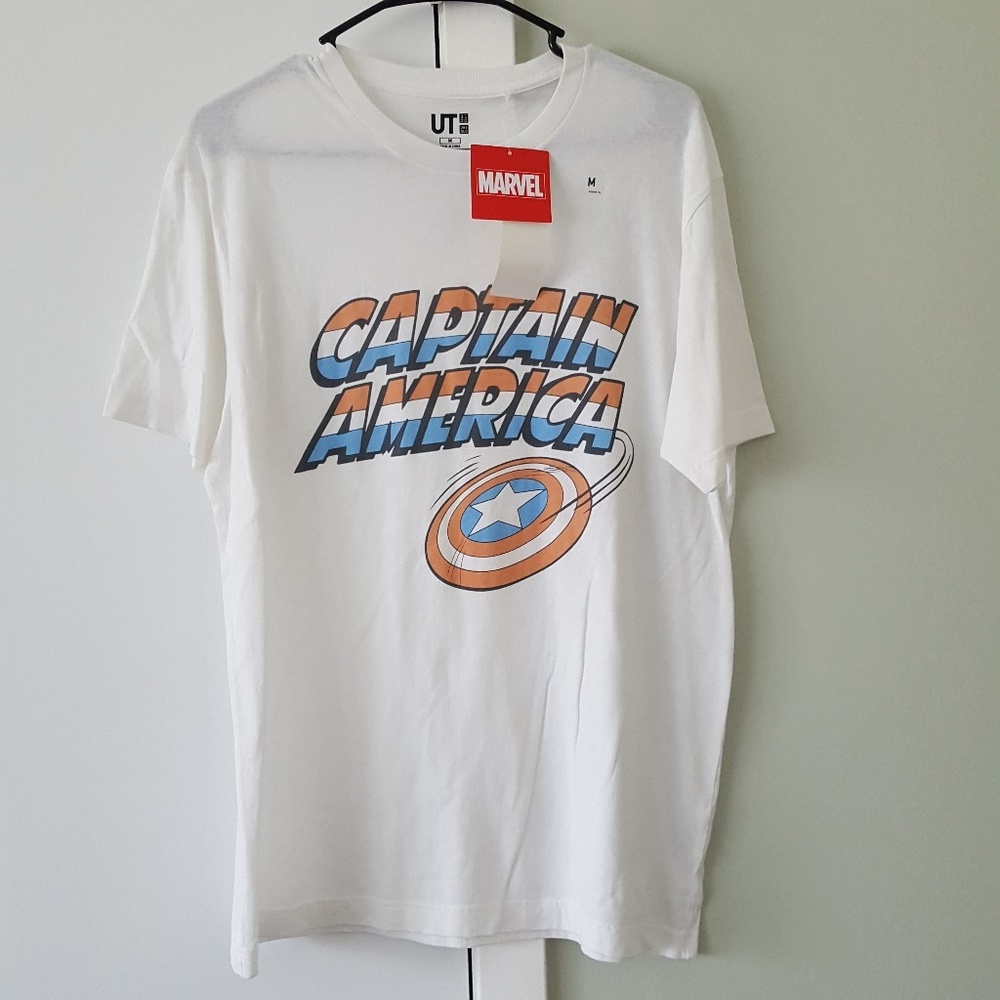 Uniqlo Captain America Marvel Avengers Graphic Tee